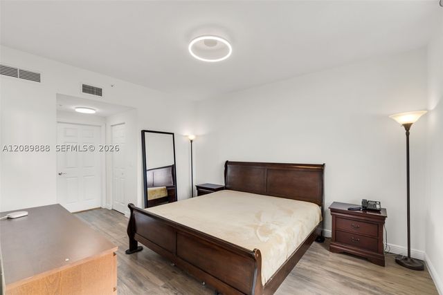 888 S Douglas Rd 1516, Coral Gables, FL 33134