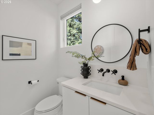 503 LAUREL St, Lake Oswego, OR 97034