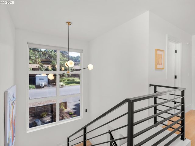 503 LAUREL St, Lake Oswego, OR 97034