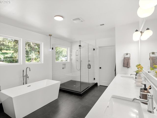 503 LAUREL St, Lake Oswego, OR 97034