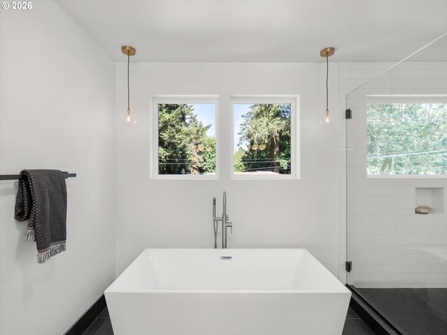 503 LAUREL St, Lake Oswego, OR 97034