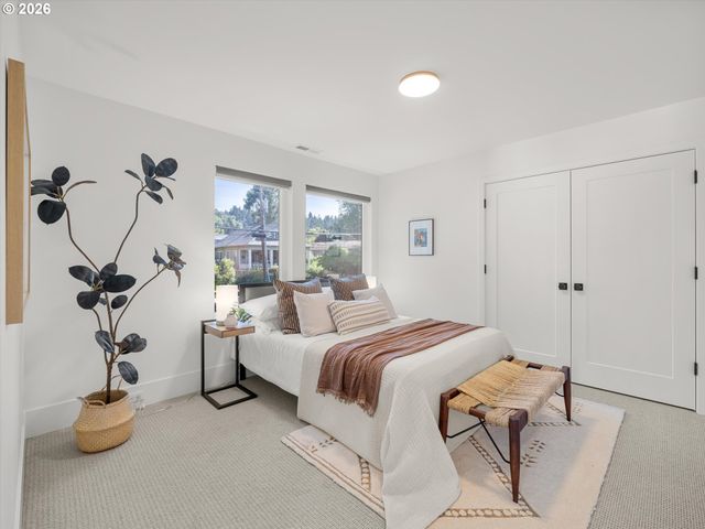 503 LAUREL St, Lake Oswego, OR 97034