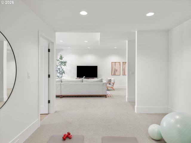 503 LAUREL St, Lake Oswego, OR 97034