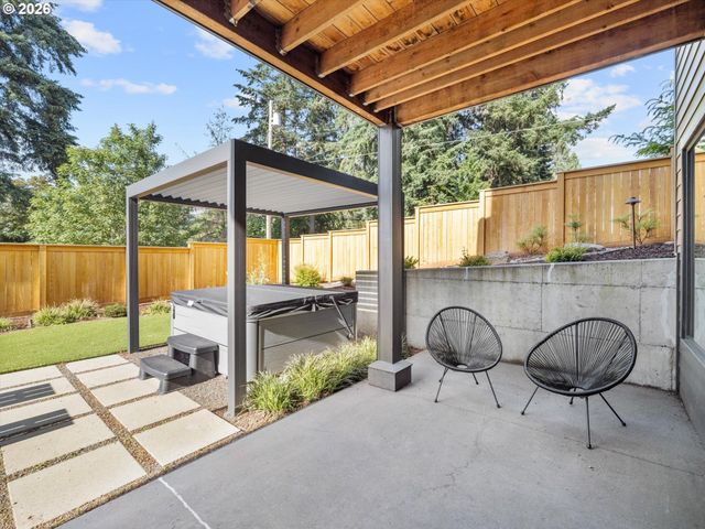 503 LAUREL St, Lake Oswego, OR 97034