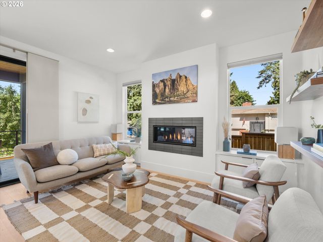 503 LAUREL St, Lake Oswego, OR 97034