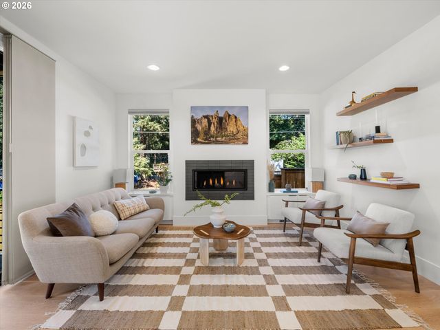 503 LAUREL St, Lake Oswego, OR 97034