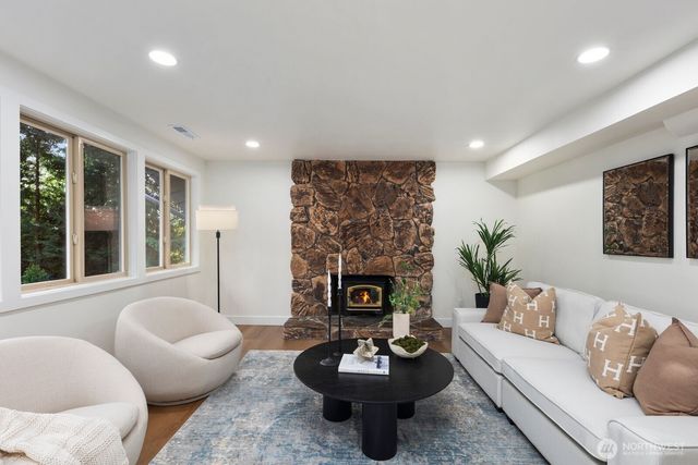 25510 SE 159 Street, Issaquah, WA 98027