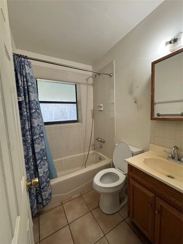 18530 NW 42nd Ave, Miami Gardens, FL 33055