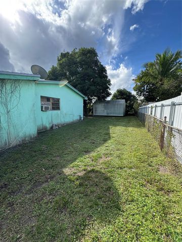 18530 NW 42nd Ave, Miami Gardens, FL 33055