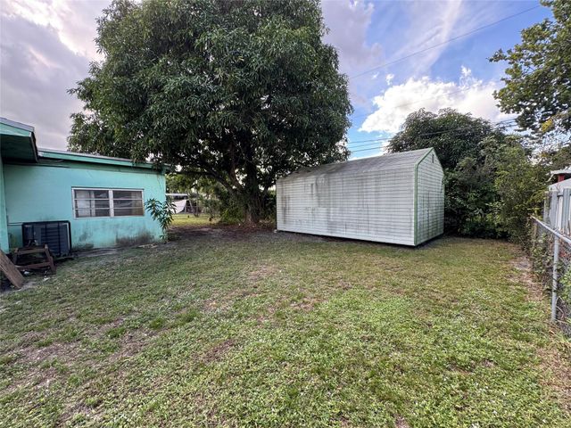 18530 NW 42nd Ave, Miami Gardens, FL 33055