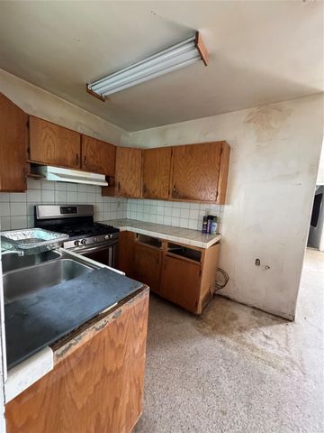 18530 NW 42nd Ave, Miami Gardens, FL 33055