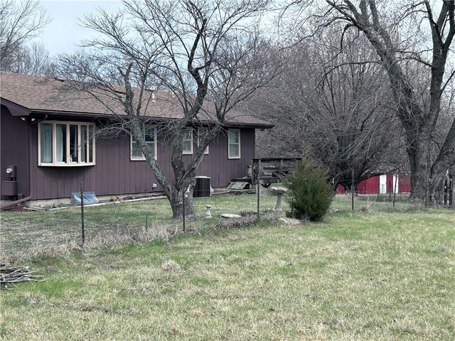 835 N 1710 Road, Lawrence, KS 66049
