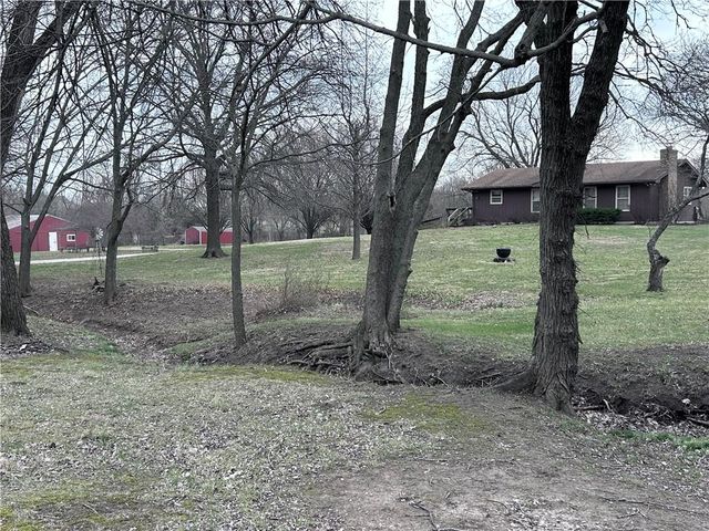 835 N 1710 Road, Lawrence, KS 66049