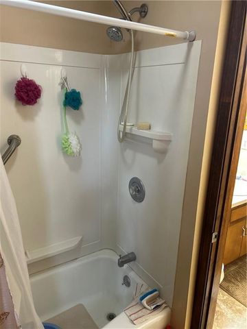 835 N 1710 Road, Lawrence, KS 66049