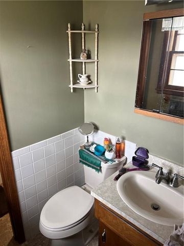 835 N 1710 Road, Lawrence, KS 66049