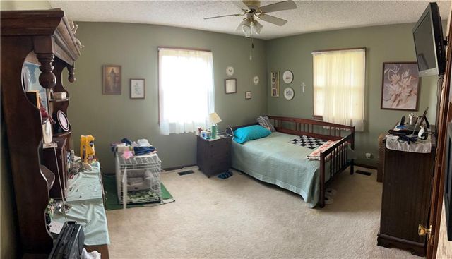 835 N 1710 Road, Lawrence, KS 66049