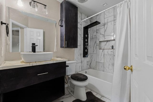 13102 Candlewood Glen Lane, Houston, TX 77014