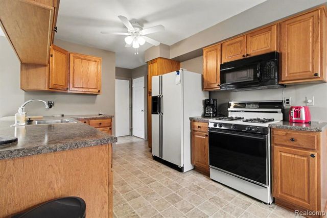 15648 Michael Street, Taylor, MI 48180