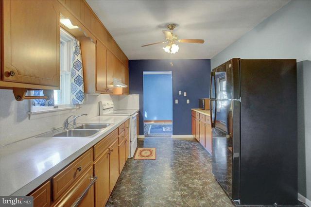 9 SHADY LANE, Mechanicsburg, PA 17050
