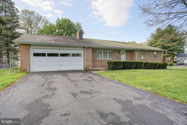 9 SHADY LANE, Mechanicsburg, PA 17050