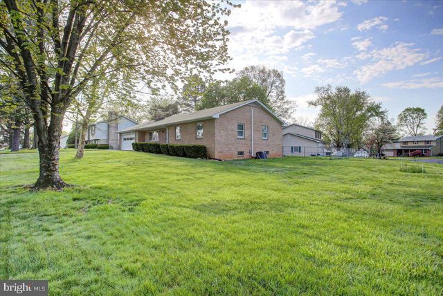 9 SHADY LANE, Mechanicsburg, PA 17050