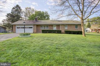 9 SHADY LANE, Mechanicsburg, PA 17050