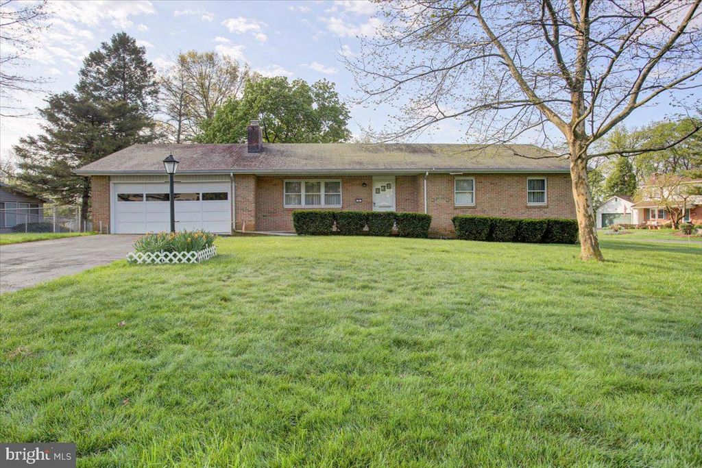 9 SHADY LANE, Mechanicsburg, PA 17050