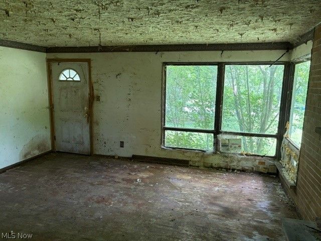 2033 Scenic Way, Akron, OH 44312