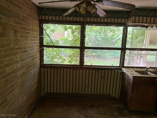 2033 Scenic Way, Akron, OH 44312