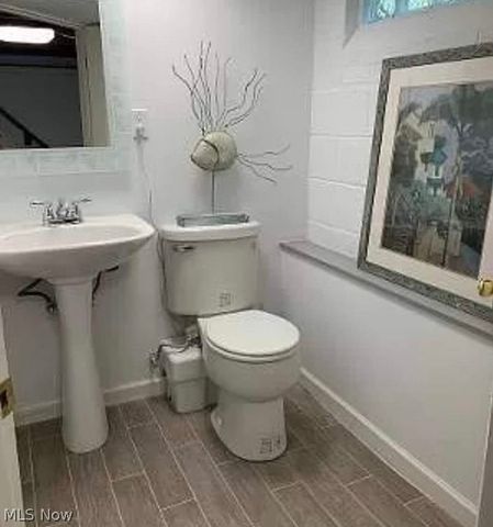 7657 E Lake Drive, Walton Hills, OH 44146