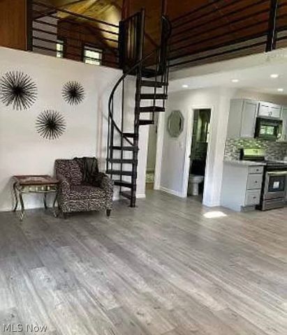 7657 E Lake Drive, Walton Hills, OH 44146