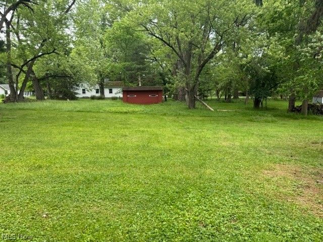 7657 E Lake Drive, Walton Hills, OH 44146