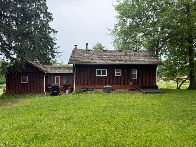 7657 E Lake Drive, Walton Hills, OH 44146