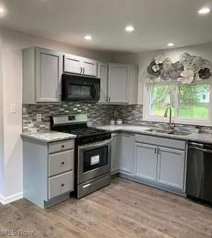 7657 E Lake Drive, Walton Hills, OH 44146
