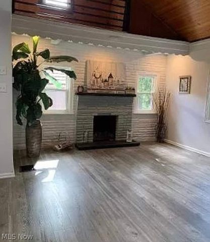 7657 E Lake Drive, Walton Hills, OH 44146
