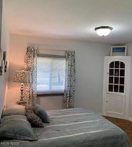 7657 E Lake Drive, Walton Hills, OH 44146