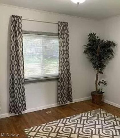7657 E Lake Drive, Walton Hills, OH 44146