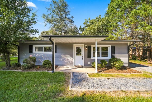 2938 11th Avenue SW, Hickory, NC 28602