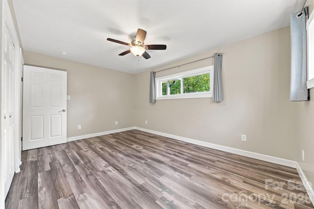 2938 11th Avenue SW, Hickory, NC 28602