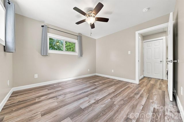 2938 11th Avenue SW, Hickory, NC 28602