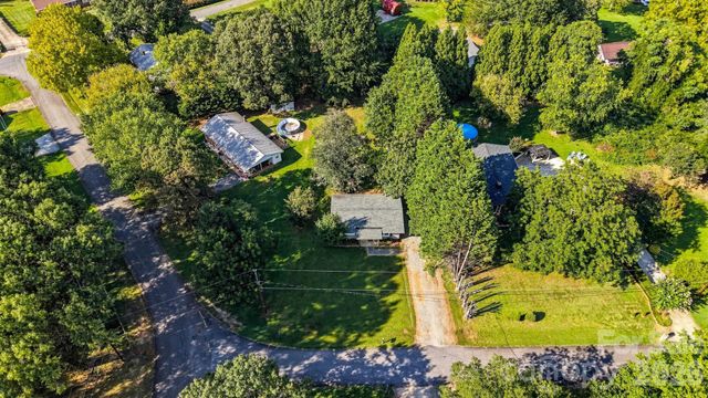 2938 11th Avenue SW, Hickory, NC 28602