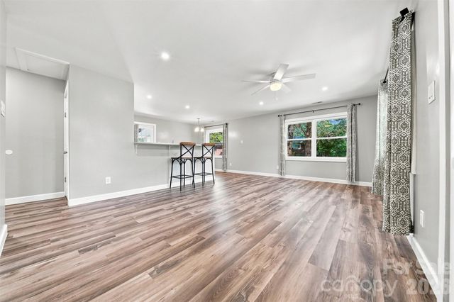 2938 11th Avenue SW, Hickory, NC 28602