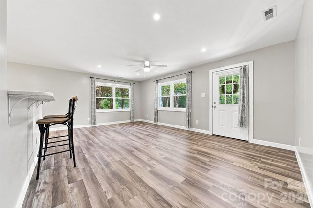 2938 11th Avenue SW, Hickory, NC 28602