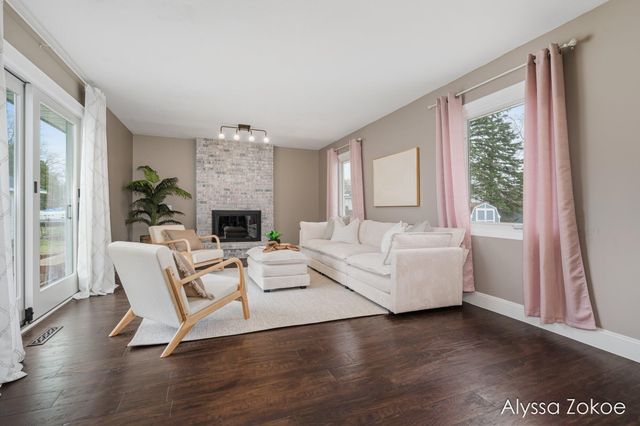 6566 Cherrywood Avenue, Georgetown Twp, MI 49428