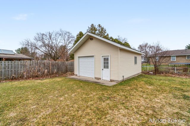 6566 Cherrywood Avenue, Georgetown Twp, MI 49428