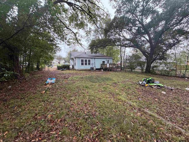 305 E Bradford, Troup, TX 75789