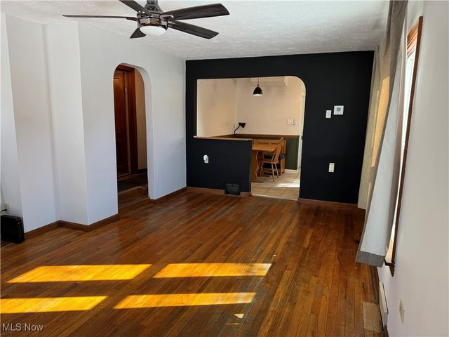 341 6th Street NE, Barberton, OH 44203