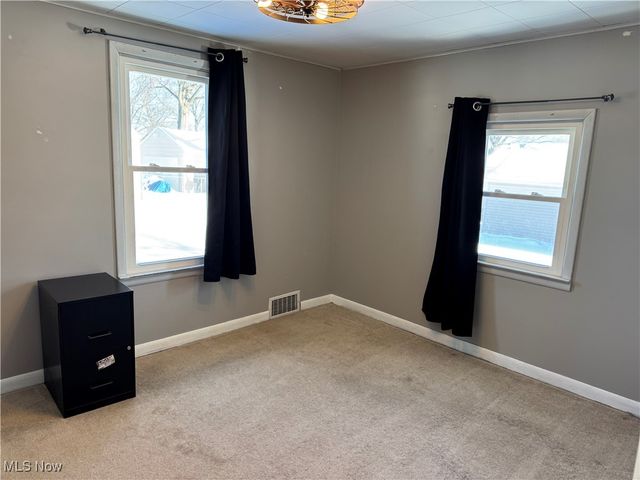 341 6th Street NE, Barberton, OH 44203