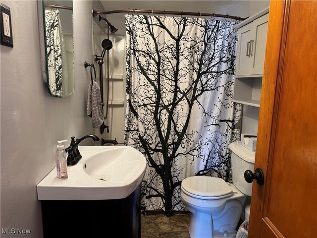 341 6th Street NE, Barberton, OH 44203