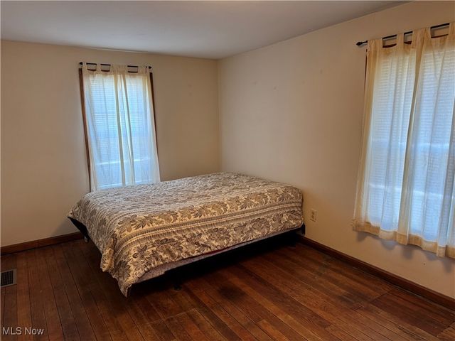 341 6th Street NE, Barberton, OH 44203